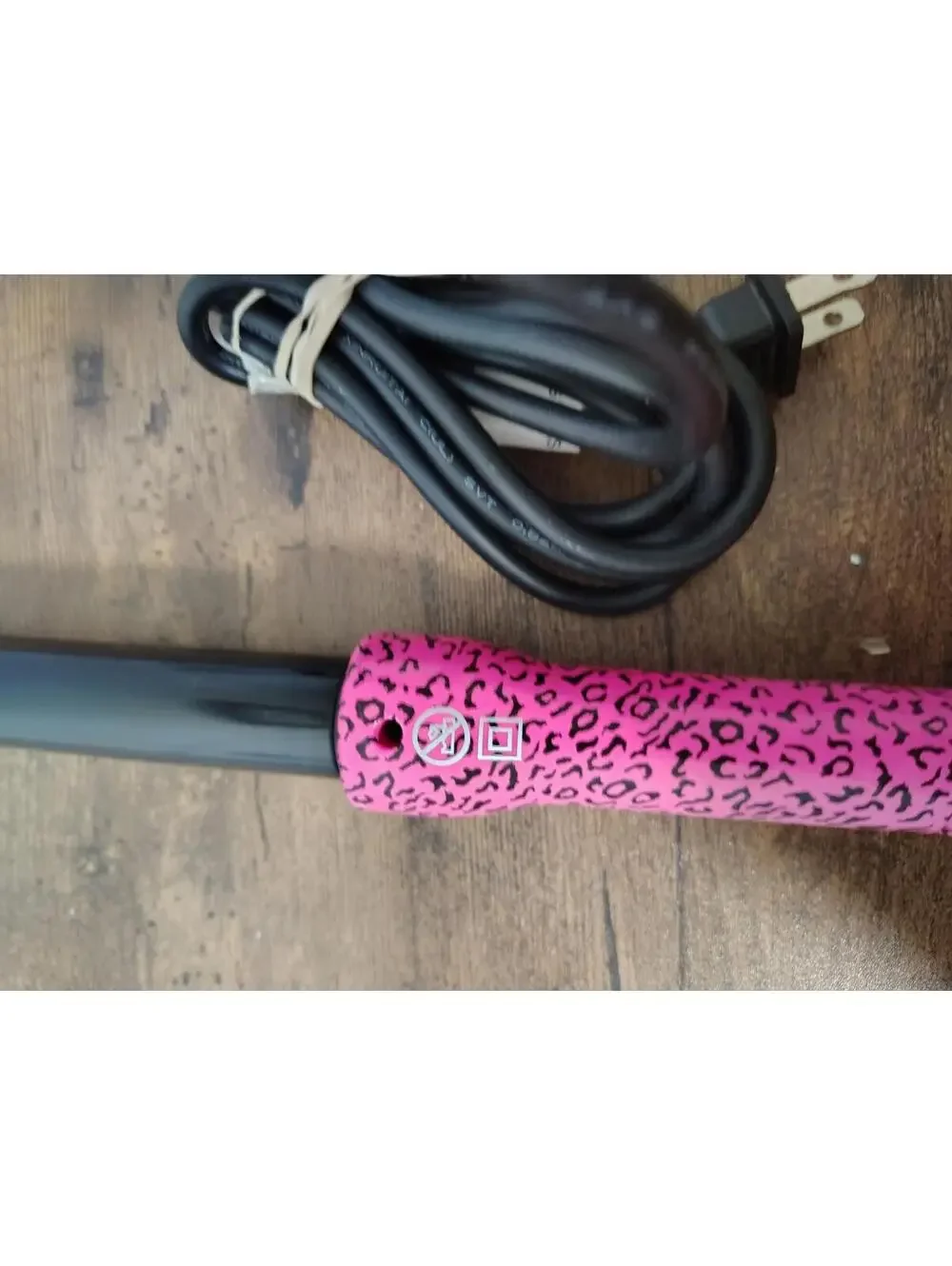 Vintage Proliss Hot Pink Leopard Tapered Curling Wand MSRP $89.99 32-25mm
